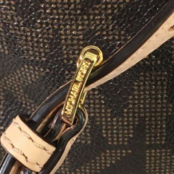 Michael Kors Cindy MK Signature Dome Crossbody Bag Brown Gold Logo 38H9CCPC3B - Picture 11 of 16